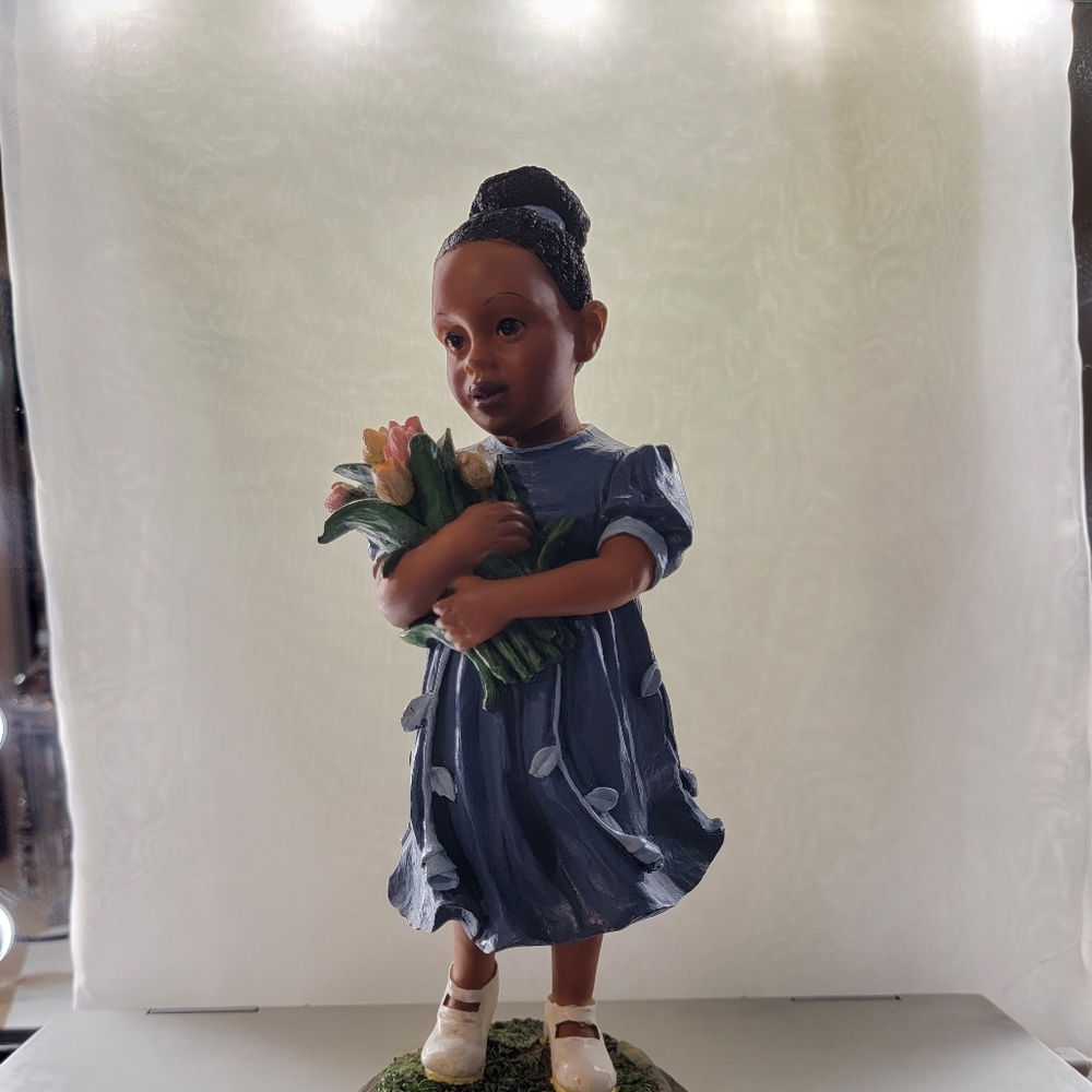 Treasures of the Heart Figurine